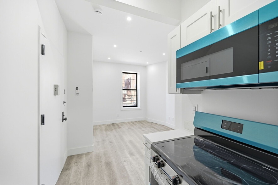 More Photos Of 2152 Muliner Ave, Bronx Apartments For Sale
