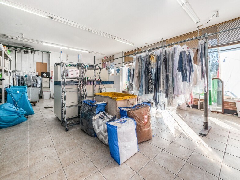 More Photos Of 1660-1664 W 1st Ave, Columbus Freestanding For Sale