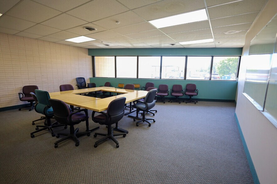 More Photos Of 2525 Nevada Ave N, Golden Valley Light Distribution For Sale