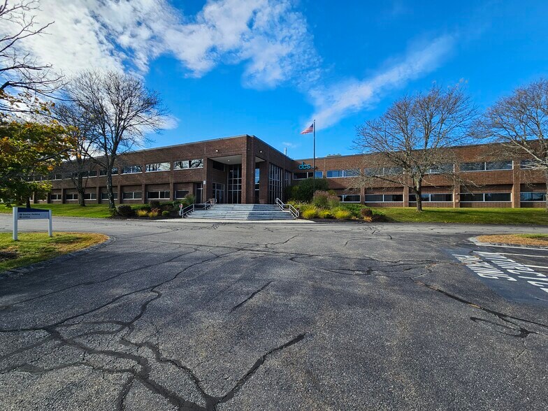 More Photos Of 295 Foster St, Littleton Flex For Lease