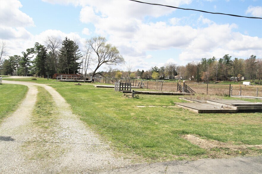 More Photos Of 5106 S Dundas Rd, Beaverton Trailer Camper Park For Sale