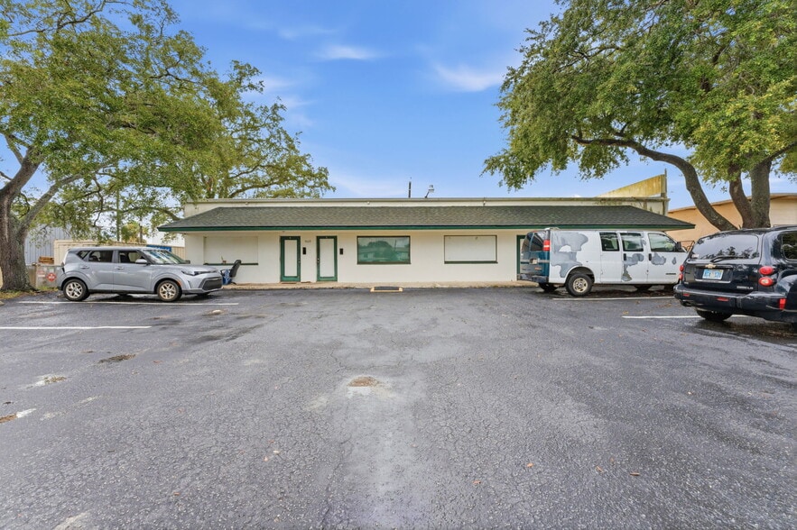 Primary Photo Of 4669 73rd Ave, Pinellas Park Office For Sale