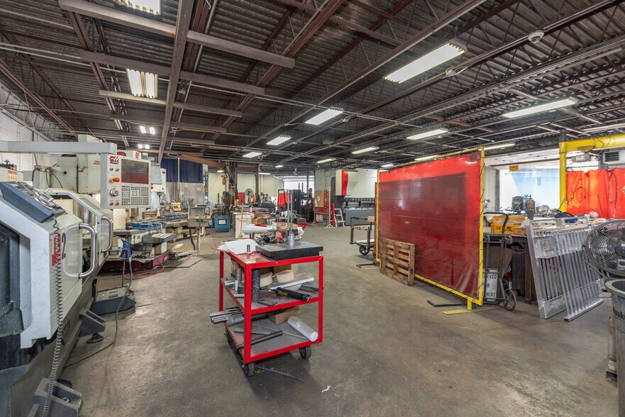 More Photos Of 36 W Pennsylvania Ave, Walkersville Warehouse For Sale