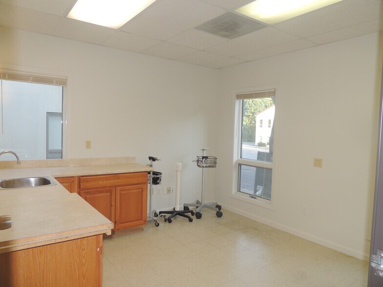 More Photos Of 115 US Highway 46, Mountain Lakes Loft Creative Space For Sale