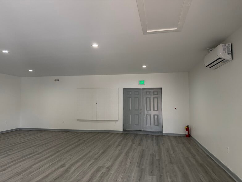 More Photos Of 2735 Huff Dr, Lawrenceville Warehouse For Sale