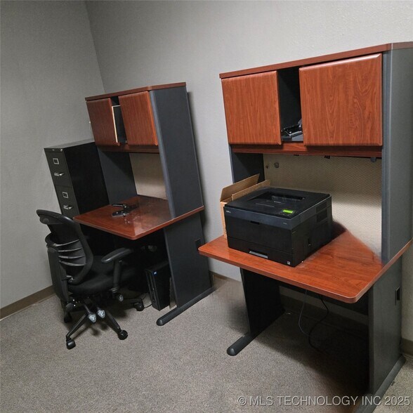 More Photos Of 523 E 6th St, Okmulgee Storefront Retail Office For Sale