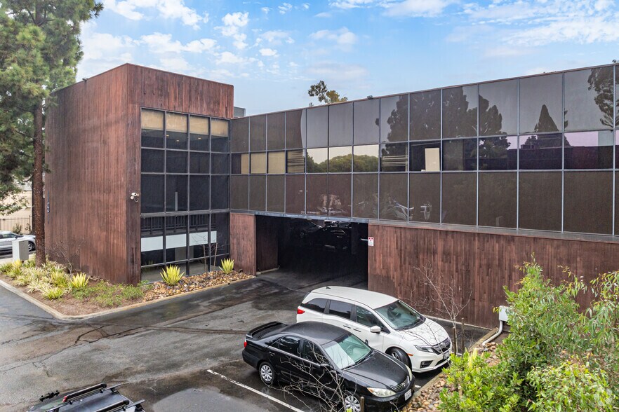 More Photos Of 191 Calle Magdalena, Encinitas Office For Lease