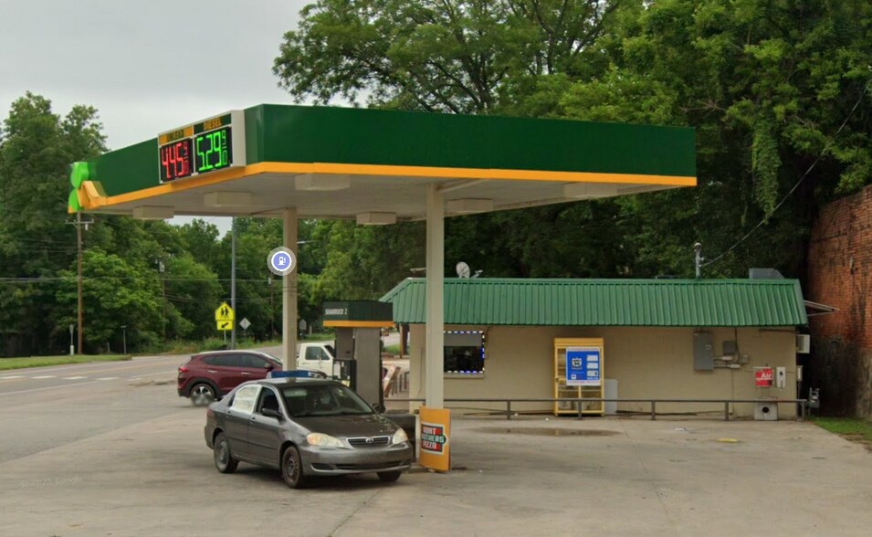 More Photos Of 100 E Broadway, Mannsville General Retail For Sale