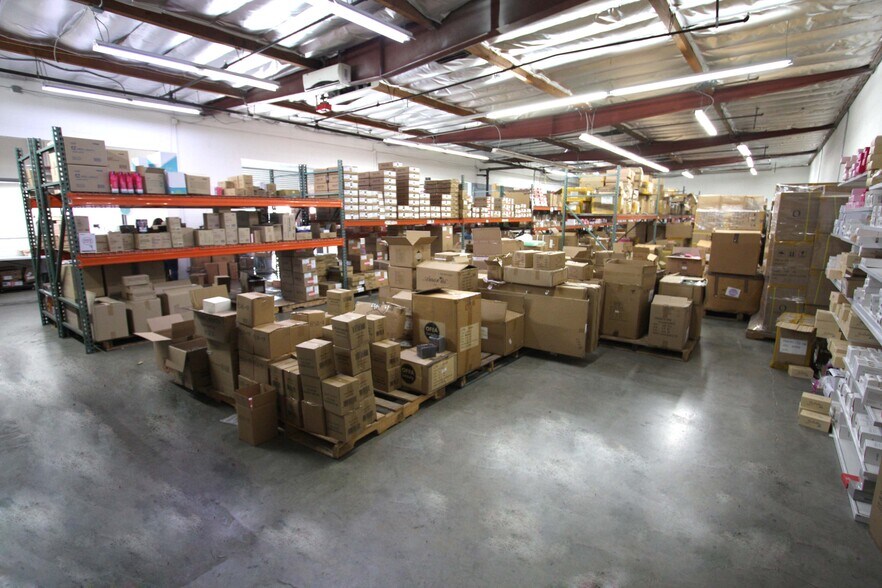 More Photos Of 540 E Jefferson Blvd, Los Angeles Warehouse For Lease