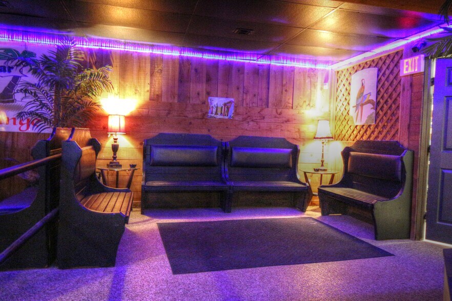 More Photos Of 1704 E Hwy 70, Kingston Bar For Sale