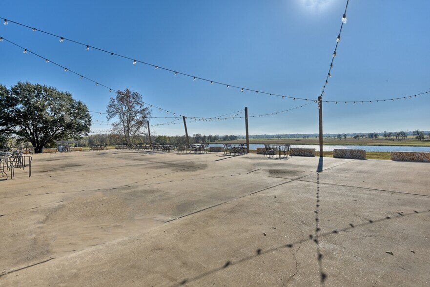 More Photos Of 10919 Highway 36, Bellville Restaurant For Sale