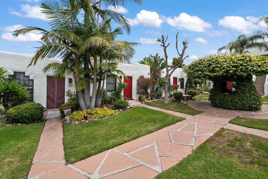 More Photos Of 3933-3945 Hamilton St, San Diego Apartments For Sale