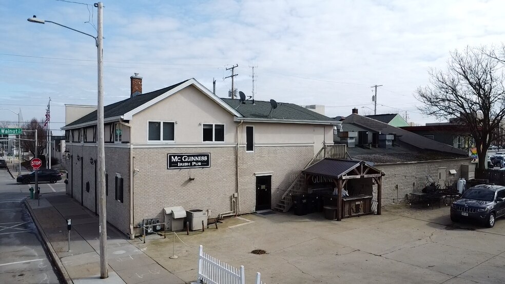 More Photos Of 201 S Walnut St, Appleton Storefront Retail Residential For Sale