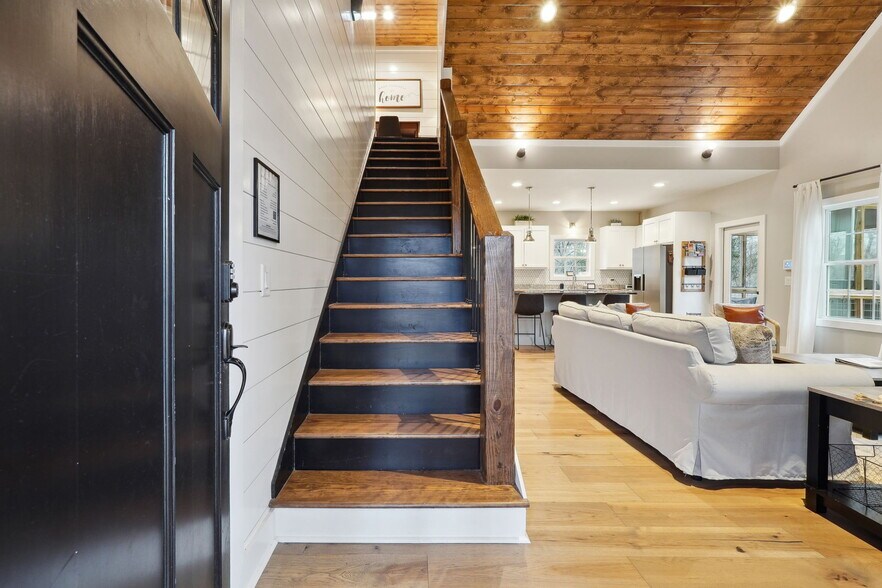 More Photos Of 1300 Preacher Campbell Rd, Clarkesville Multifamily For Sale