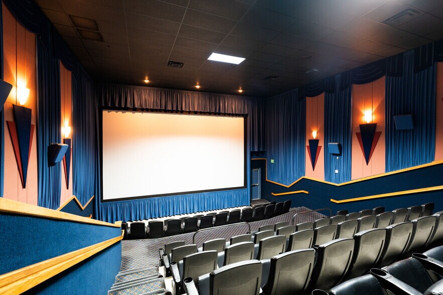 More Photos Of 400 Follett St, Lemoore Freestanding For Sale