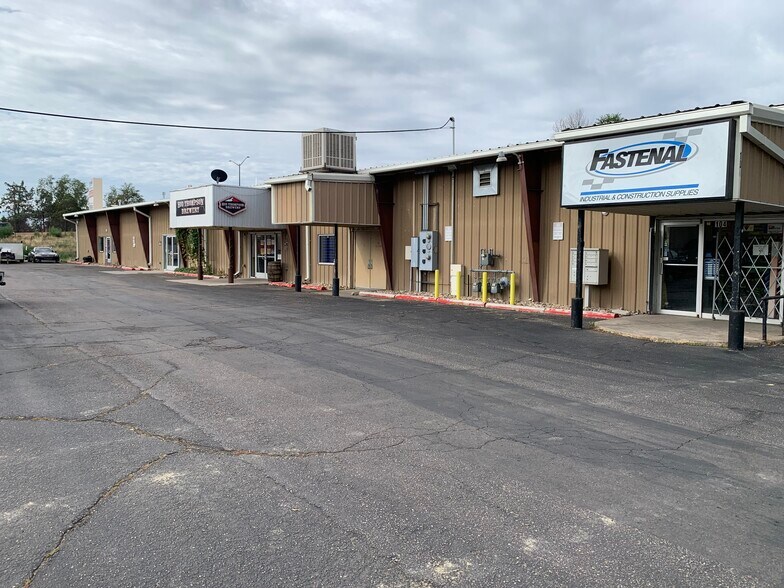 More Photos Of 104 E 15th St, Loveland Flex For Sale