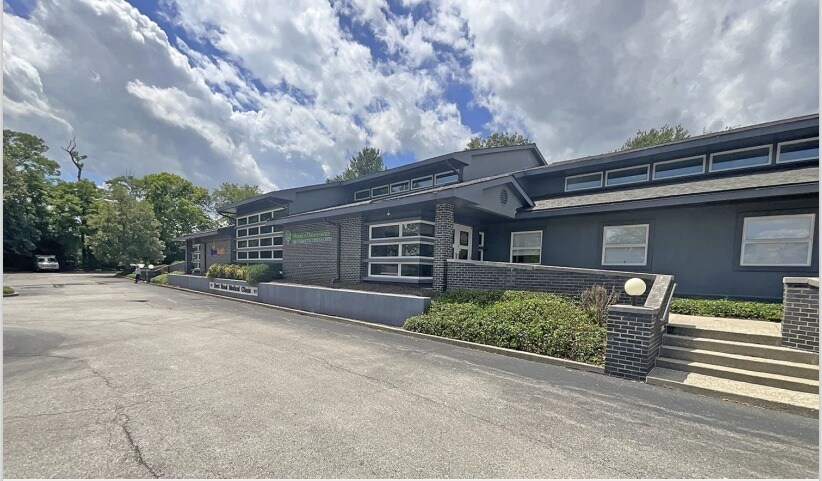 More Photos Of 177 Burt Rd, Lexington Medical For Sale