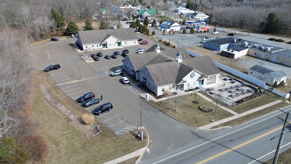 More Photos Of 4 Grove Beach Rd N, Westbrook Medical For Lease