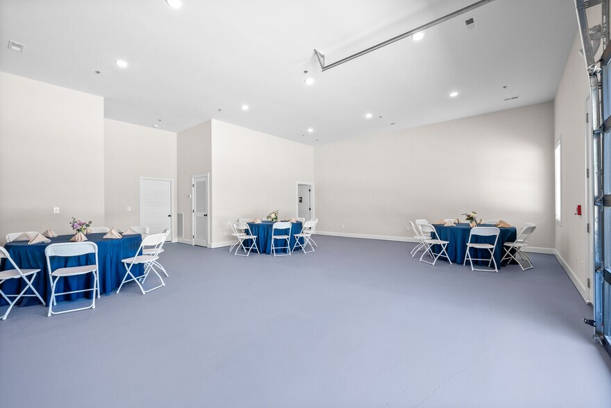 More Photos Of 281 Liberty Pky, Clarksville General Retail For Lease