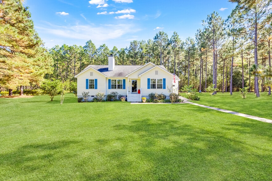 More Photos Of 110 Bethel Village Rd, Eastman Hotel For Sale