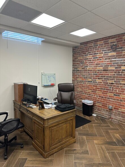 More Photos Of 40-60 Front St, Rossville Office For Sale