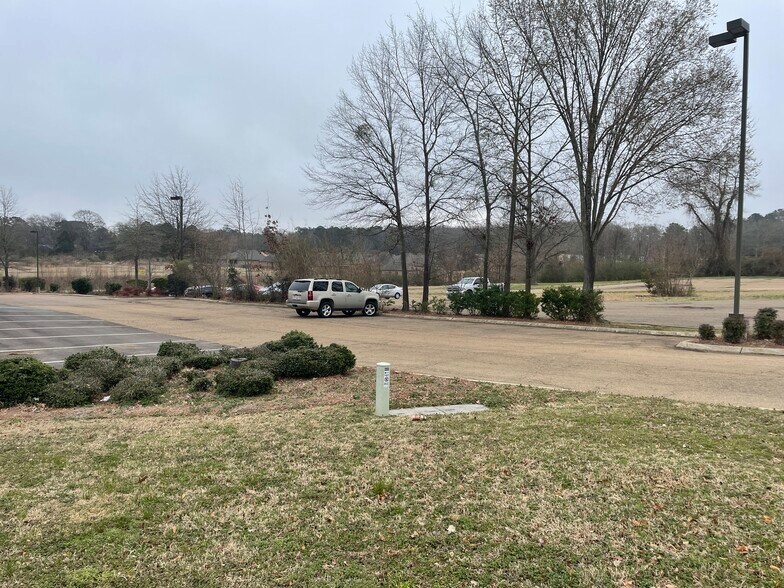 More Photos Of 574 Us-51, Ridgeland Unknown For Sale