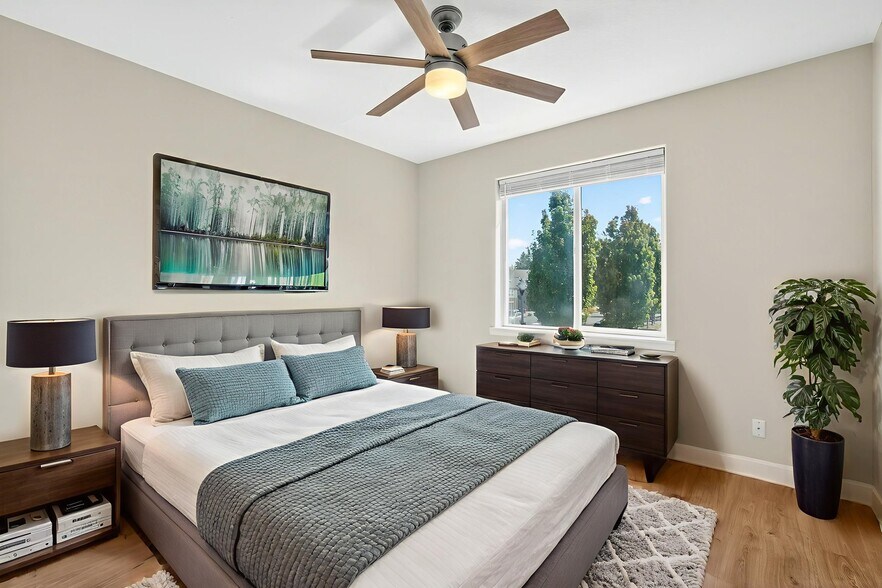 More Photos Of 1647 NE Market Dr, Fairview Apartments For Sale