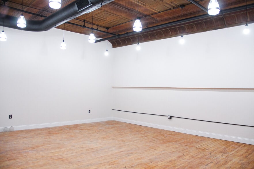 More Photos Of 5806-5810 Bergenline Ave, West New York Unknown For Lease