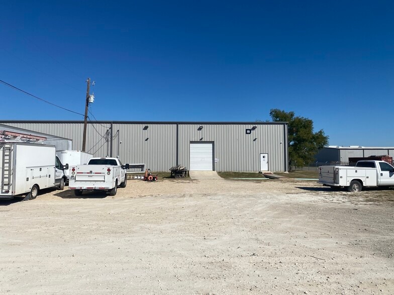 More Photos Of 2019 Clovis R Barker Rd, San Marcos Light Distribution For Lease