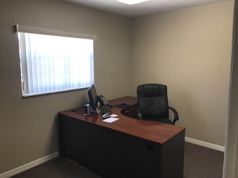 More Photos Of 1334 S Semoran Blvd, Orlando Office For Lease