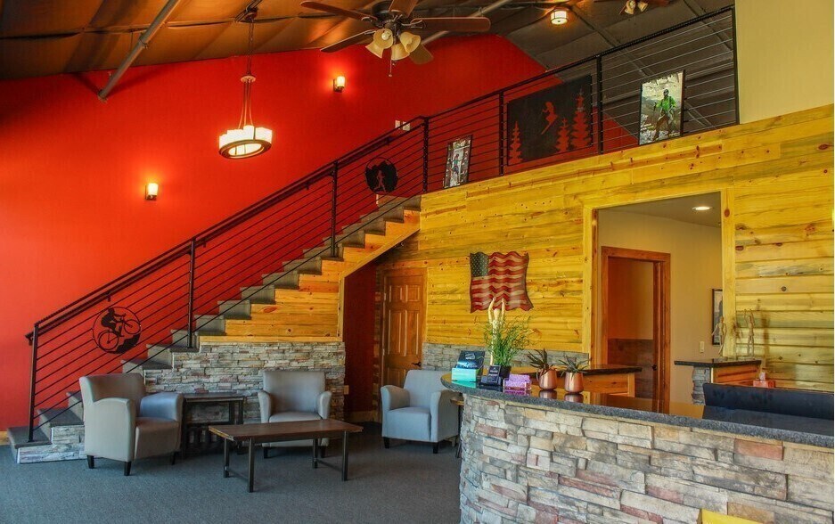 More Photos Of 1931 Liggett Rd, Castle Rock Flex For Lease