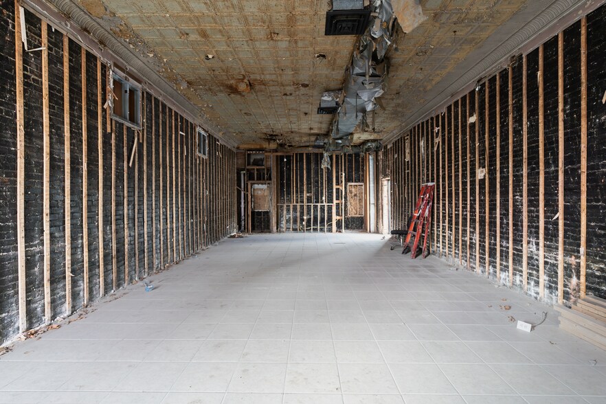 More Photos Of 385 W Main St, New Britain Storefront Retail Office For Lease