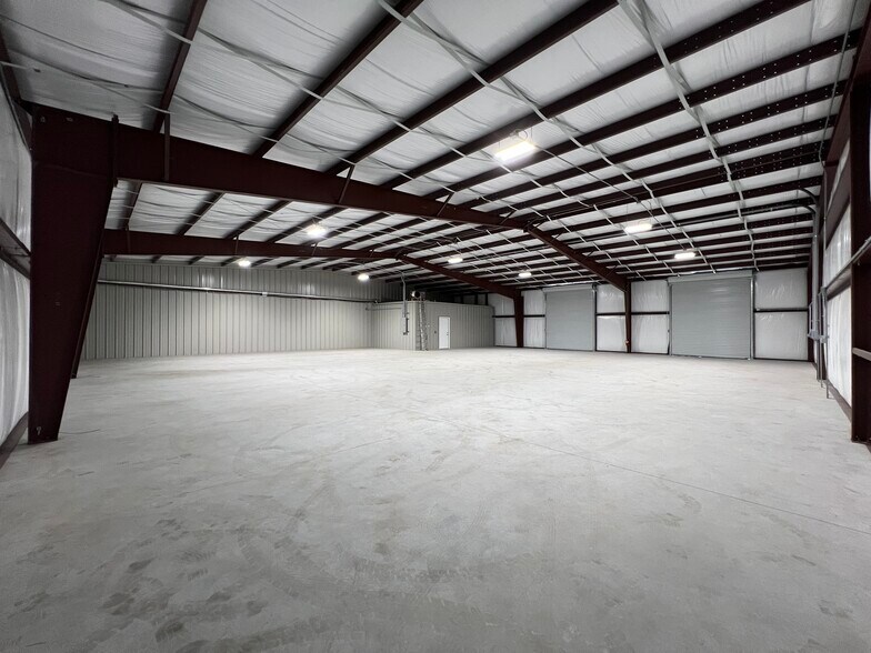 More Photos Of 154 Professional Circle A, Saint Marys Industrial For Lease