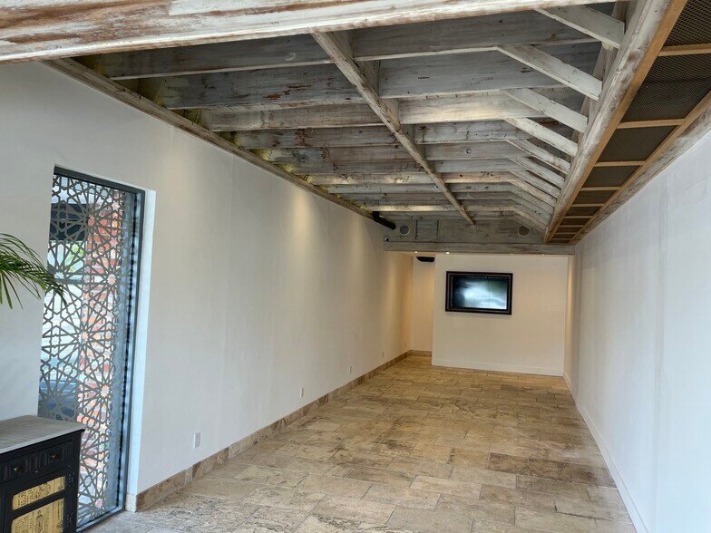 More Photos Of 3700 S Dixie Hwy, West Palm Beach Storefront Retail Office For Lease