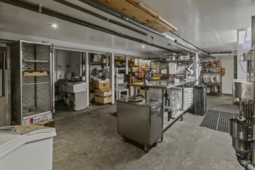 More Photos Of 338 Hamilton Ave, Brooklyn Storefront Retail Residential For Lease