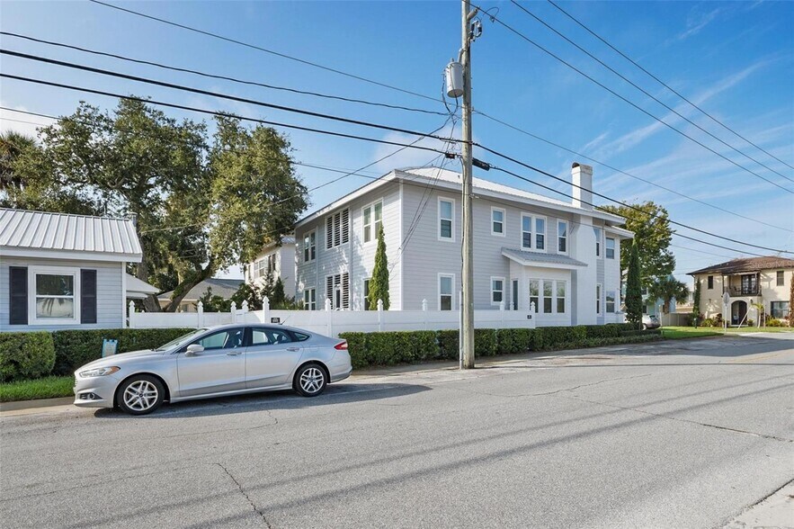 More Photos Of 201 Palmetto St, New Smyrna Beach Apartments For Sale