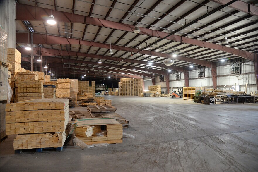 More Photos Of 1735 N Washington St, Vicksburg Manufacturing For Lease