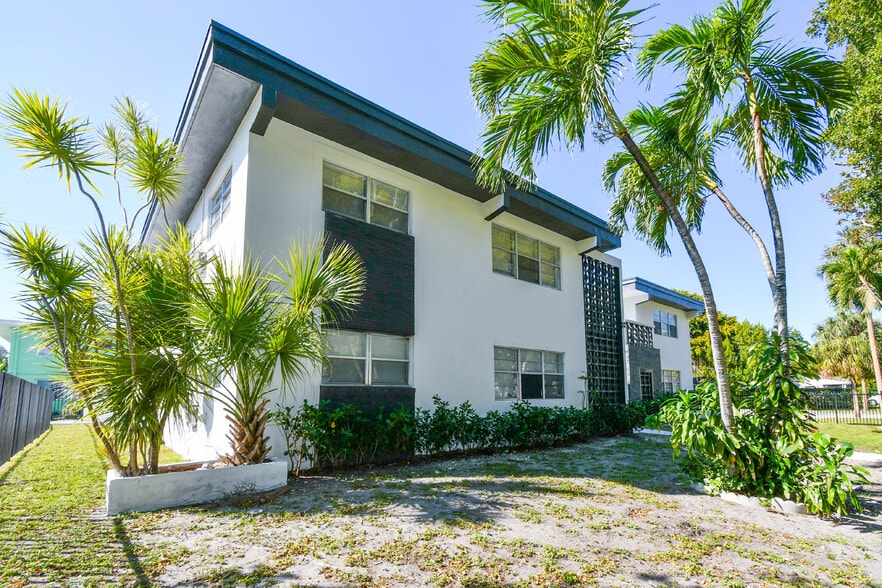 More Photos Of 16890 NE 21st Ave, North Miami Beach Apartments For Sale