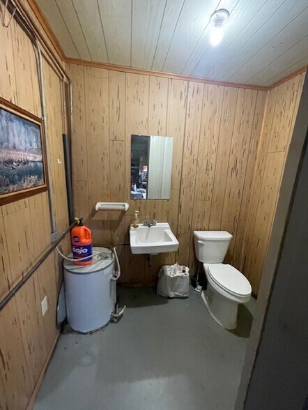 More Photos Of 4615 N Highway 71, Alma Freestanding For Sale