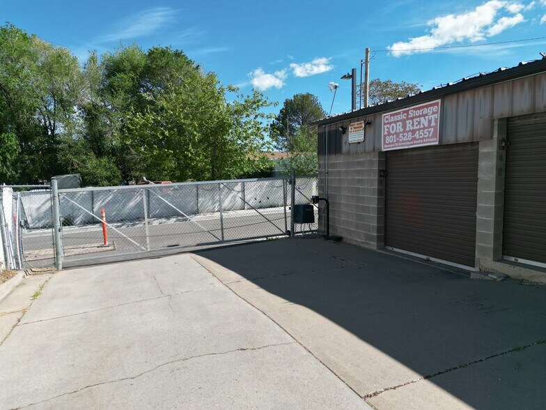 More Photos Of 2087 N Main St, Sunset Freestanding For Sale