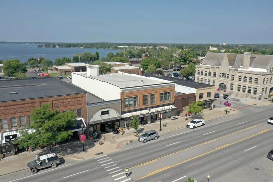 More Photos Of 117 N Mitchell St, Cadillac Medical For Sale
