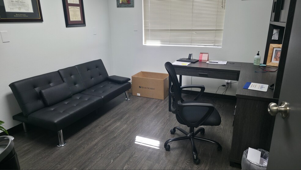 More Photos Of 1815 W Saint Marys Rd, Tucson Medical For Sale