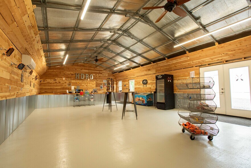 More Photos Of 206 Elrod Ave, Maupin Storefront Retail Residential For Lease