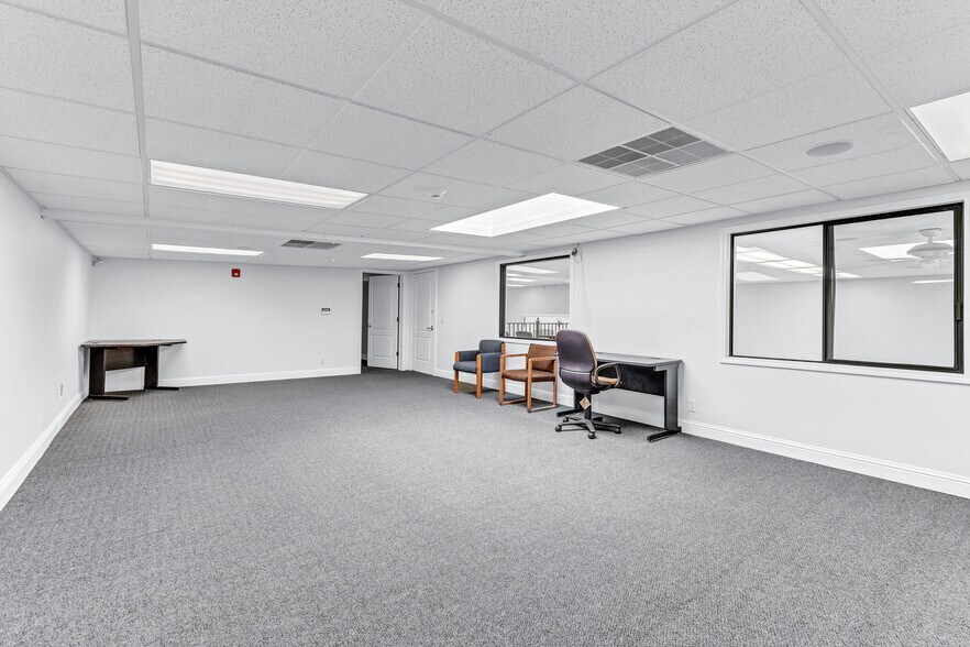 More Photos Of 1925 Francisco Blvd E, San Rafael Light Manufacturing For Lease