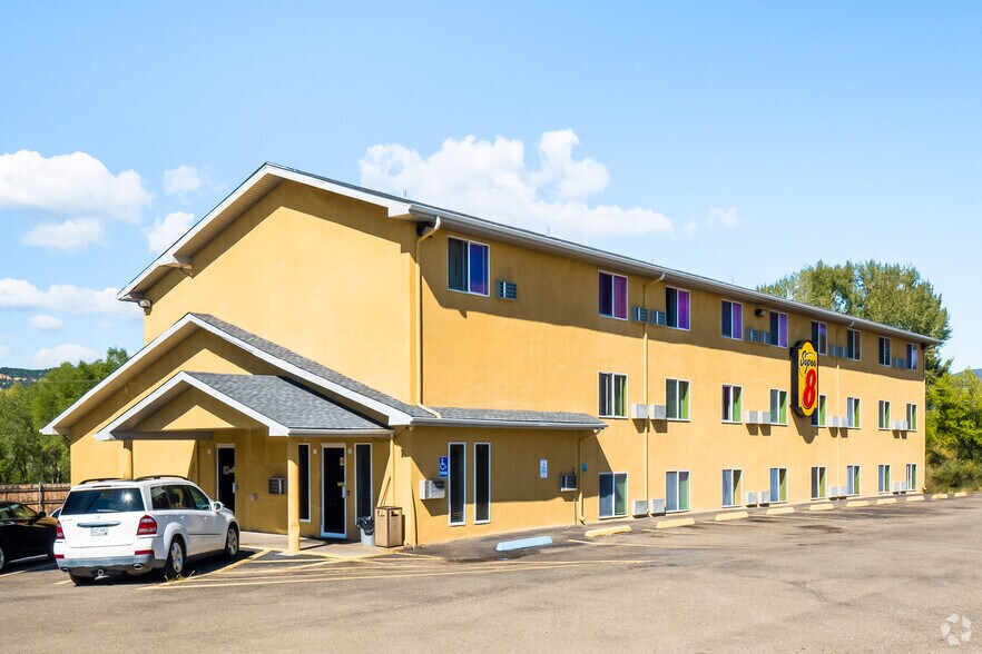 Primary Photo Of 1610 Cedar St, Raton Hotel For Sale