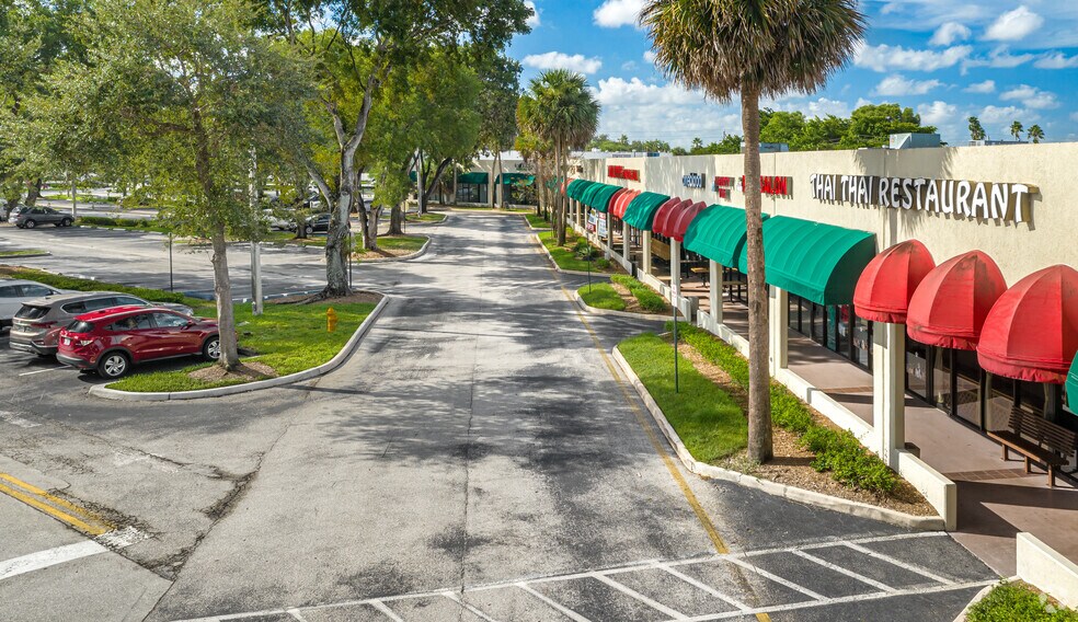 More Photos Of 1809-1951 N Pine Island Rd, Plantation General Retail For Lease