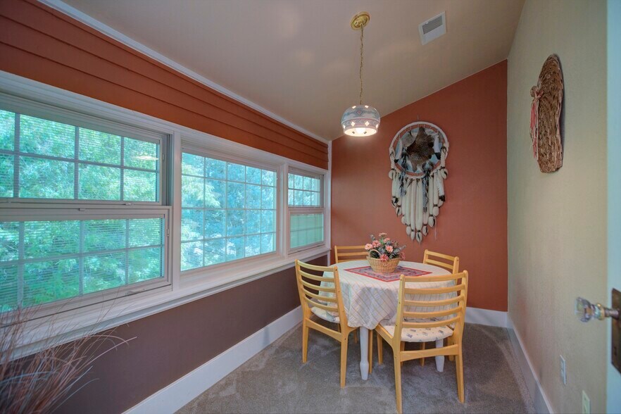 More Photos Of 1006 Court St, Imperial Hospitality For Sale