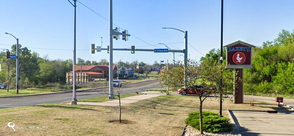 More Photos Of 2317 S Douglas Blvd, Midwest City Fast Food For Sale