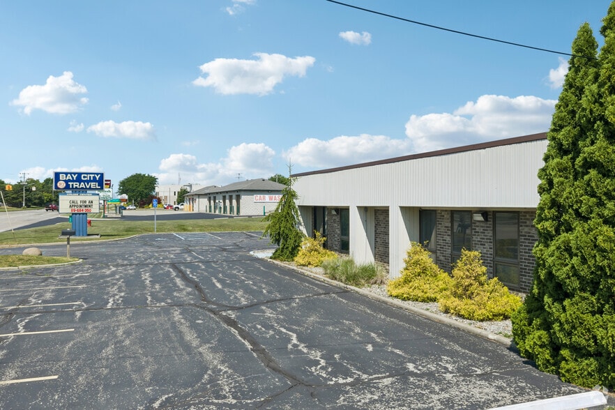 More Photos Of 4335 Wilder Rd, Bay City Office For Sale