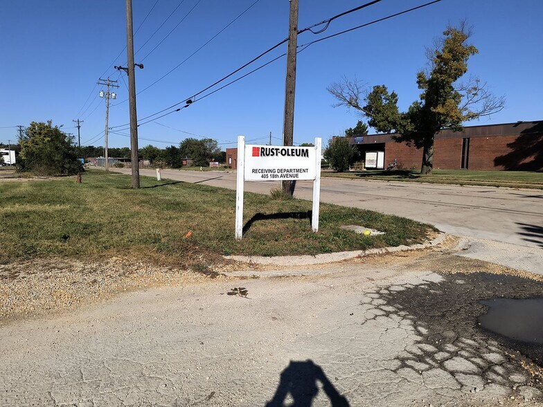More Photos Of 405 18th Ave, Rockford Warehouse For Lease